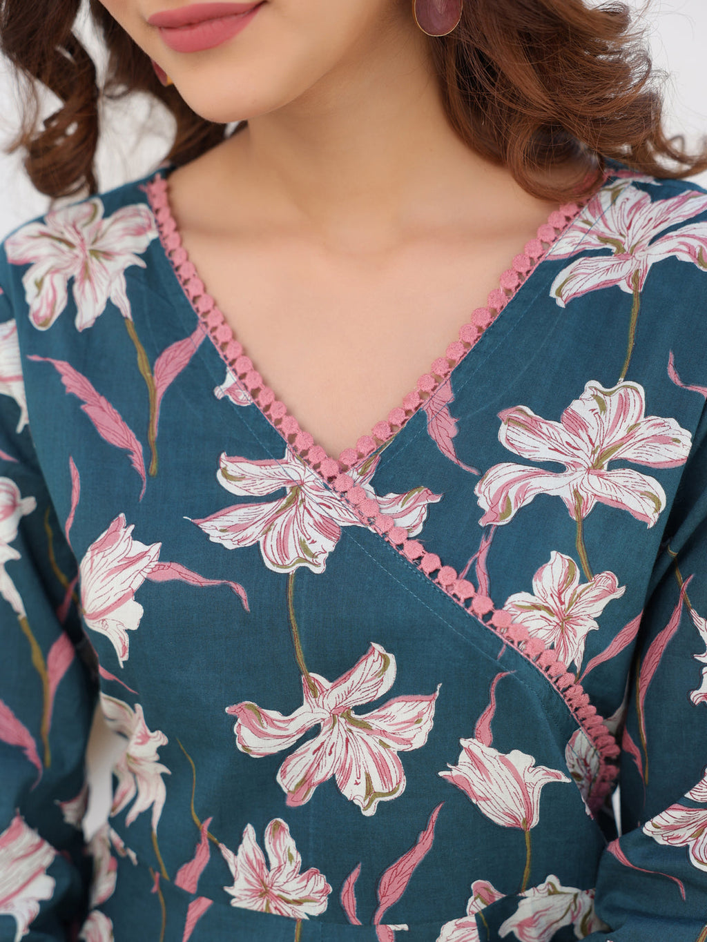 Janasya Women's Teal Blue Pure Cotton Floral Printted A line Kurta Pant Set