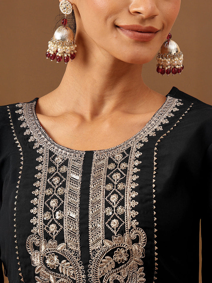 Janasya Women's Black Chanderi Silk Yoke Embroidered Straight Kurta - qivii