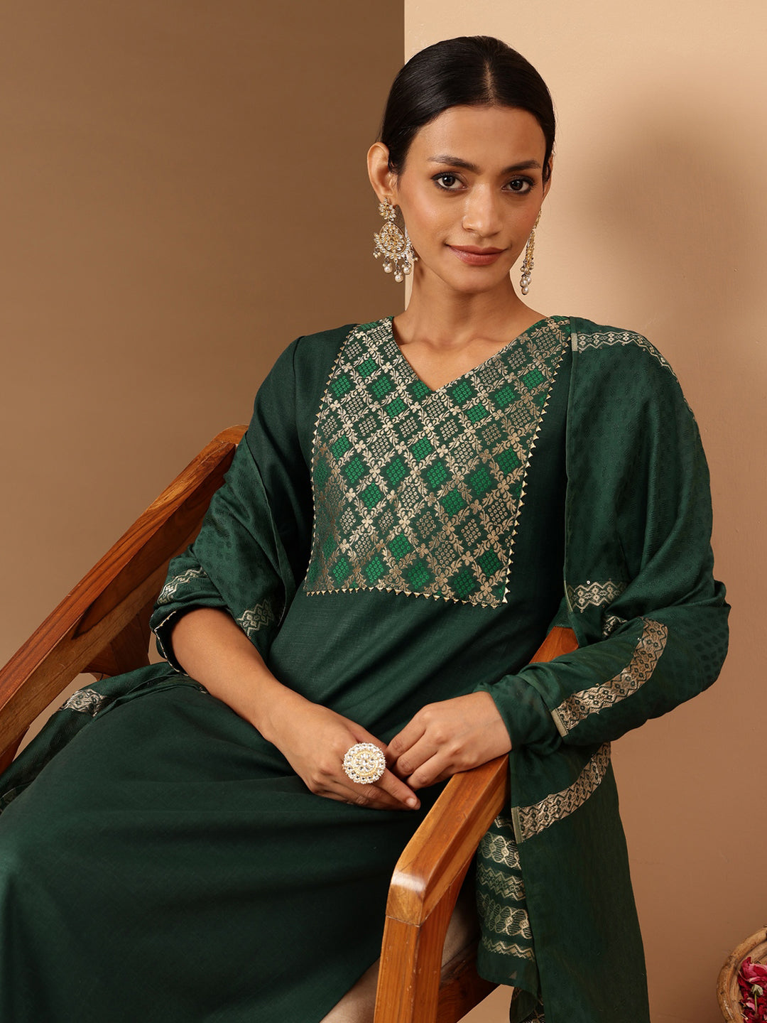 Janasya Women's Bottle Green Cotton Blend Yoke Design Straight Kurta Set