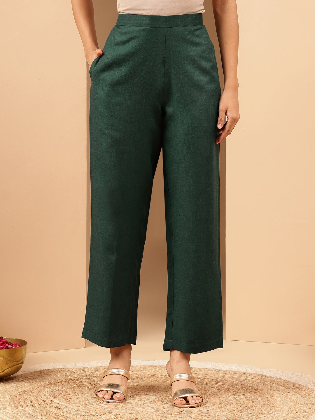 Janasya Women's Bottle Green Cotton Blend Yoke Design Straight Kurta Set - qivii