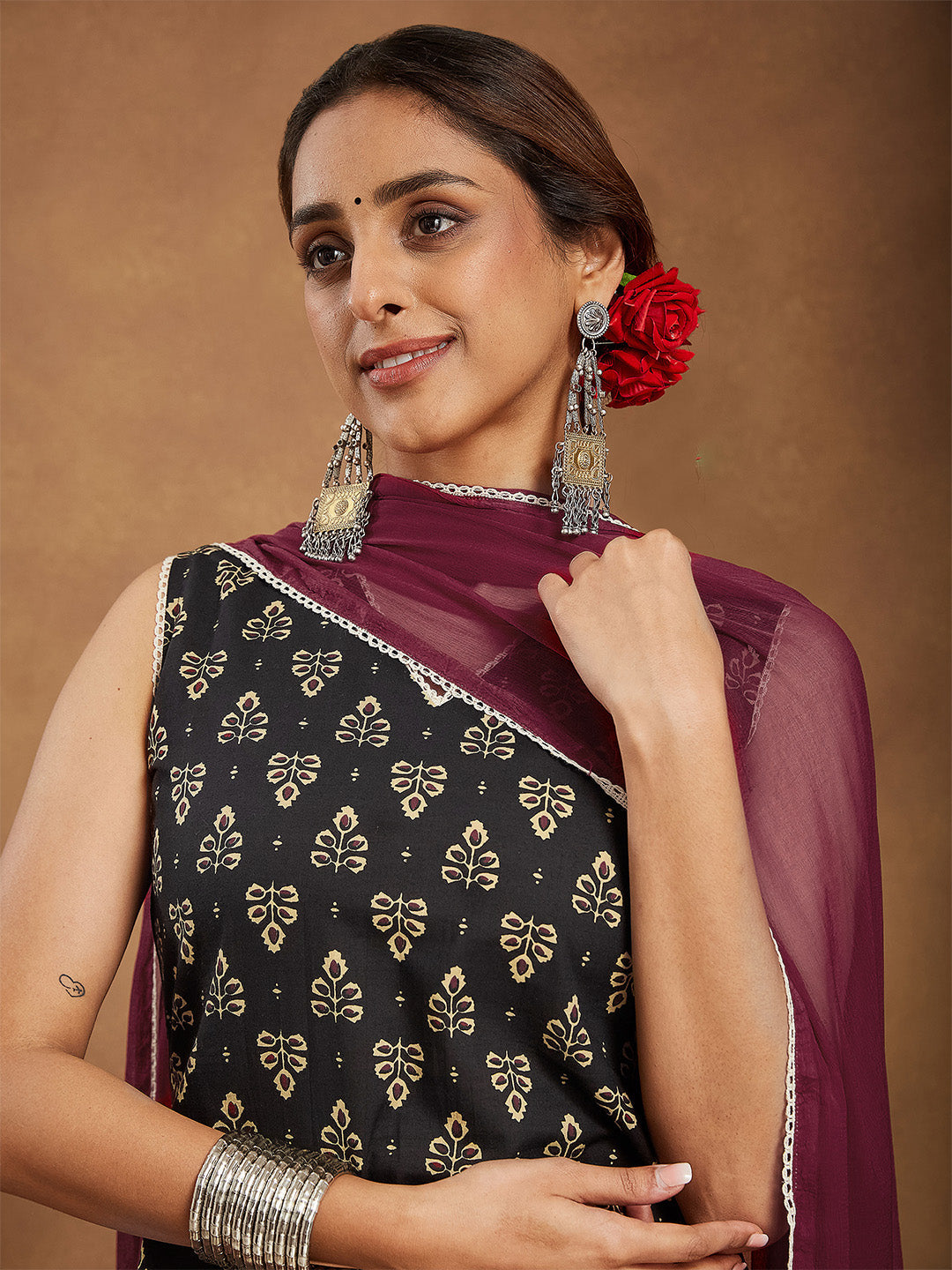 Janasya Women's Black Cotton Ethnic Motifs Printed Straight Kurta Set - qivii