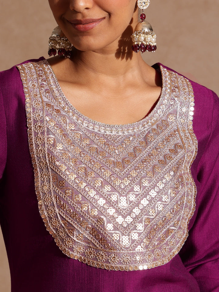 Janasya Women's Purple Silk Blend Zari Yoke Embroidery Straight Kurta Set - qivii
