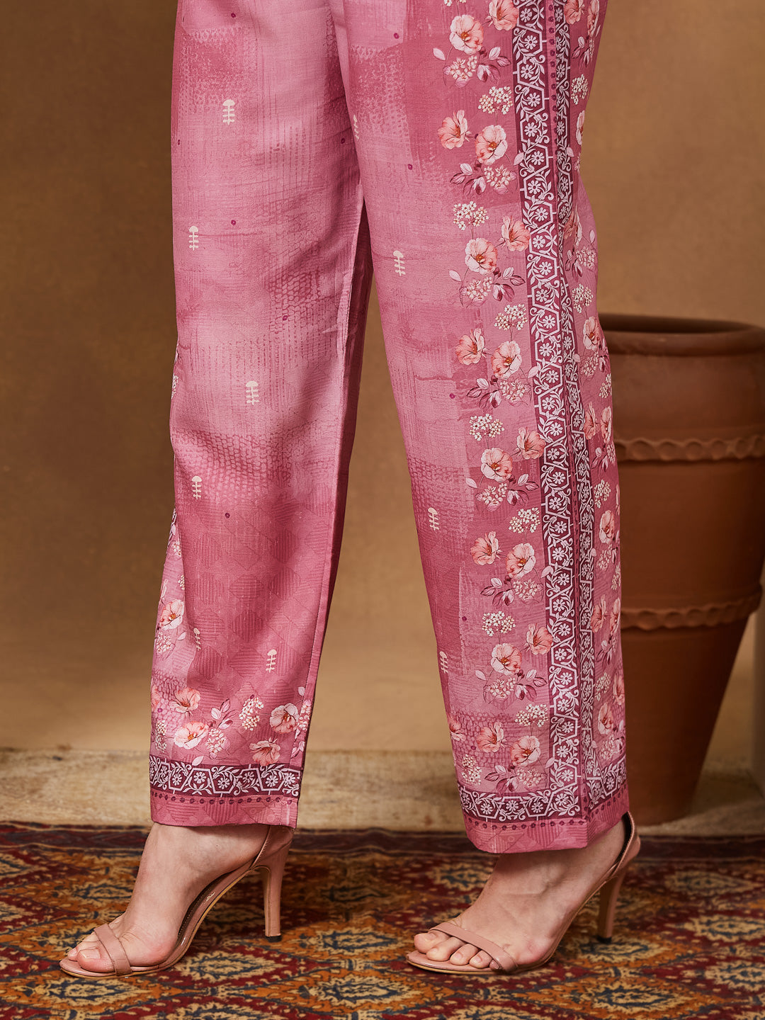 Janasya Women's Pink Cotton Blend Floral Printed Straight Kurta Set