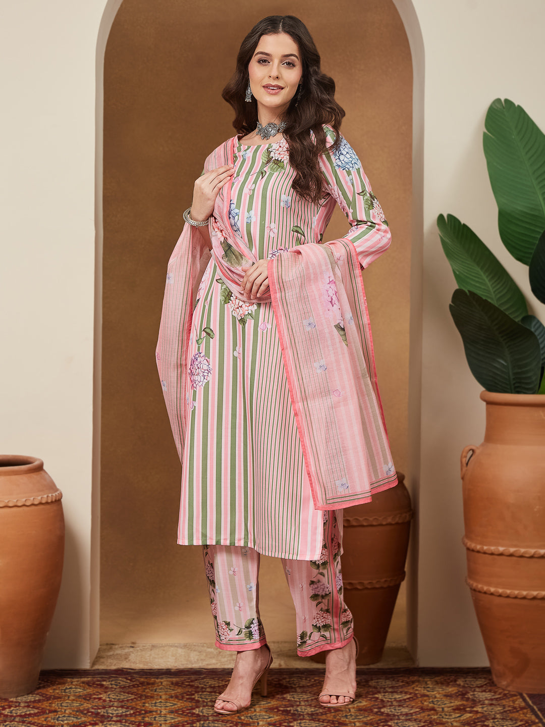 Janasya Women's Light Pink Cotton Blend Floral Printed Straight Kurta Set