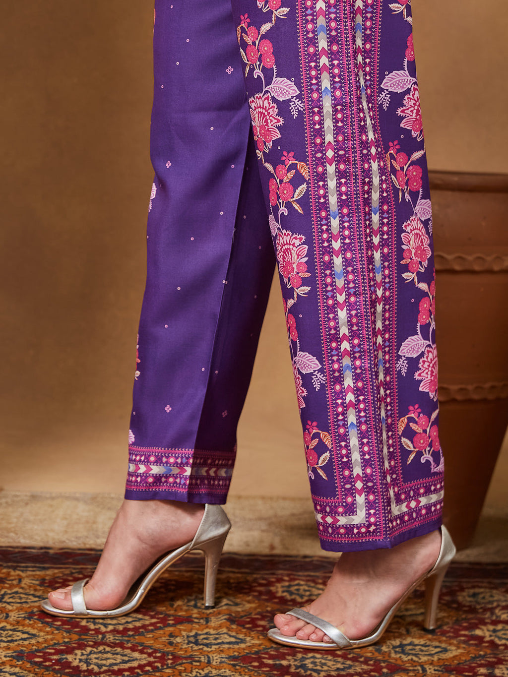 Janasya Women's Purple Cotton Blend Floral Printed Straight Kurta Set