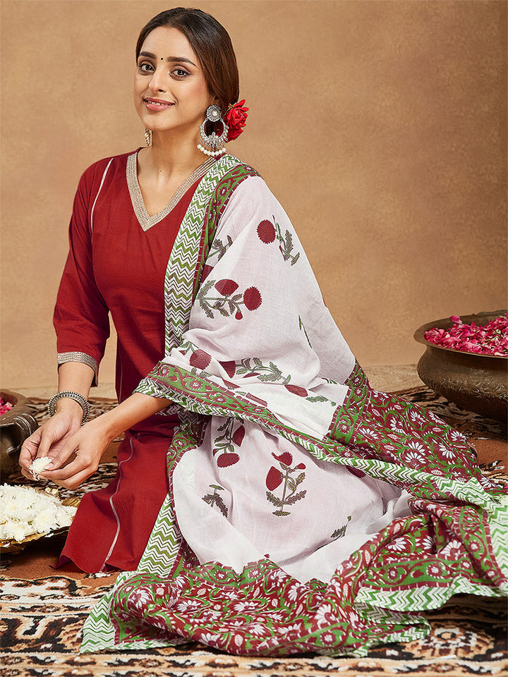 Janasya Women's Red Pure Cotton Embellished Straight Kurta Set - qivii