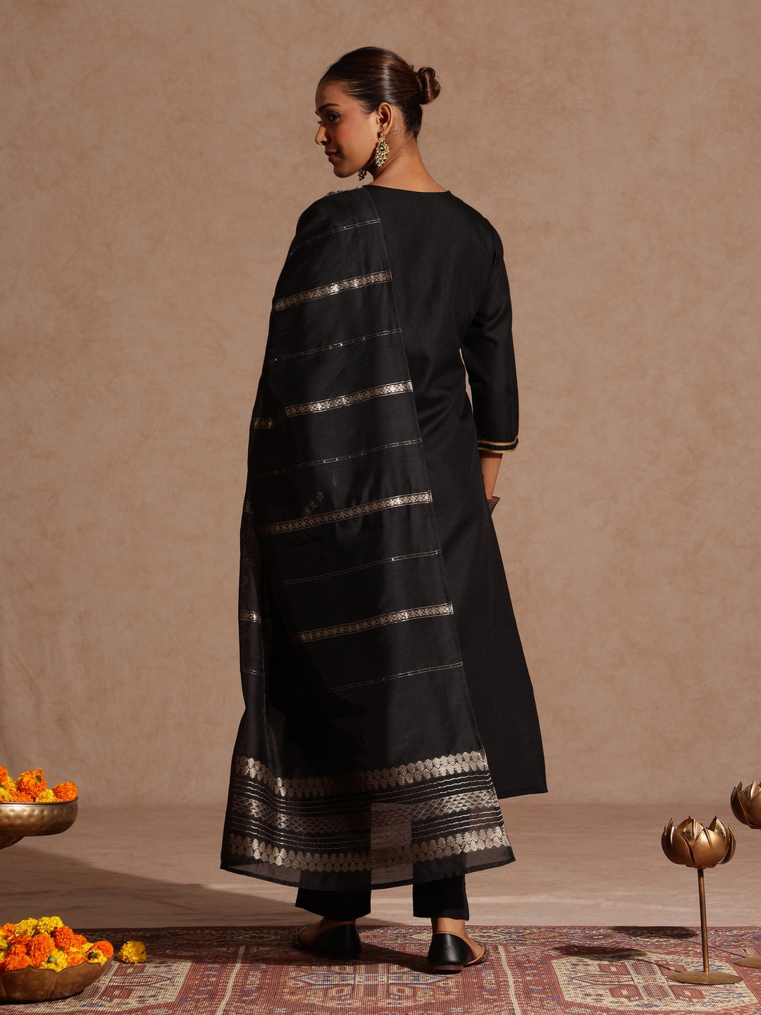 Janasya Women's Black Cotton Blend Yoke Design Straight Kurta Set - qivii