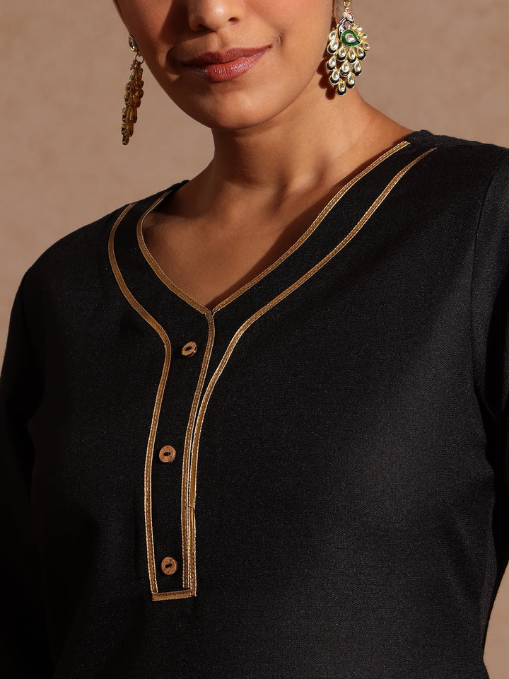 Janasya Women's Black Cotton Blend Yoke Design Straight Kurta Set - qivii