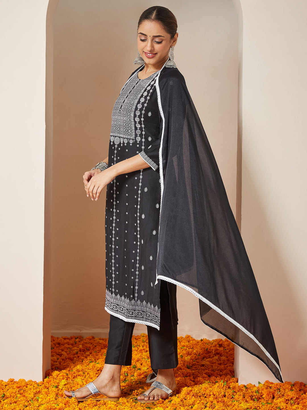 Janasya Women's Black Silk Blend Embellished Straight Kurta Set - qivii