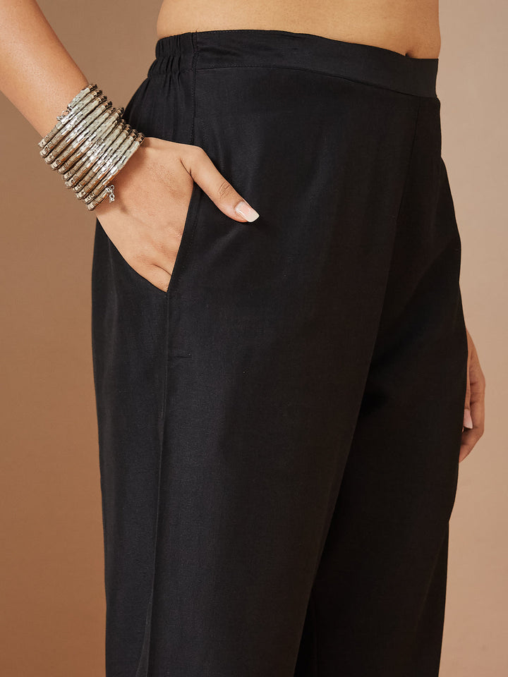 Janasya Women's Black Silk Blend Ethnic Printed Straight Kurta Set