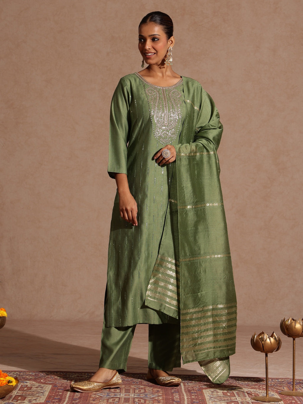 Janasya Women's Green Silk Blend Embellished Straight Kurta Set