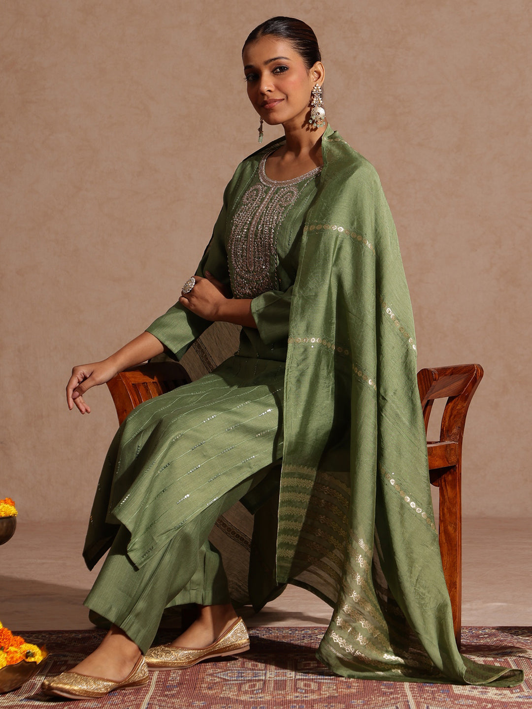 Janasya Women's Green Silk Blend Embellished Straight Kurta Set