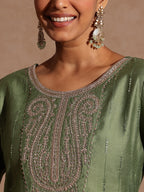 Janasya Women's Green Silk Blend Embellished Straight Kurta Set