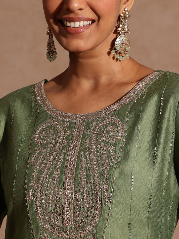 Janasya Women's Green Silk Blend Embellished Straight Kurta Set - qivii