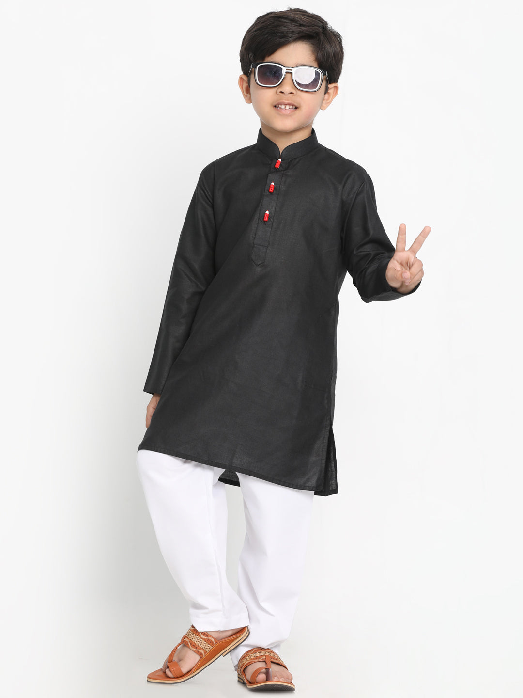 Vastramay Boy's Black Solid Kurta - qivii