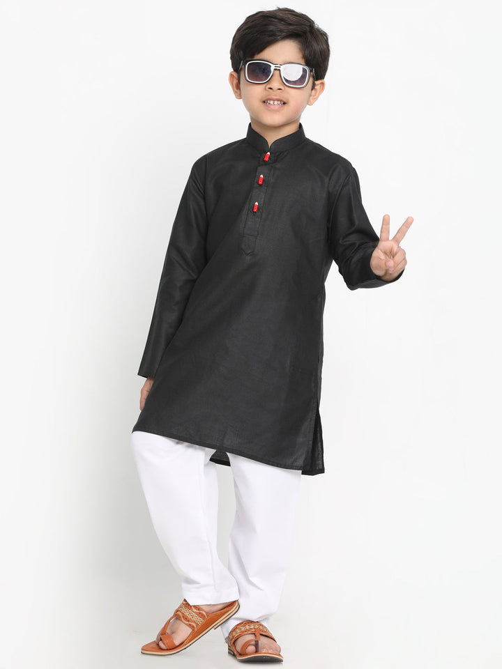 Vastramay Boy's Black Solid Kurta - qivii