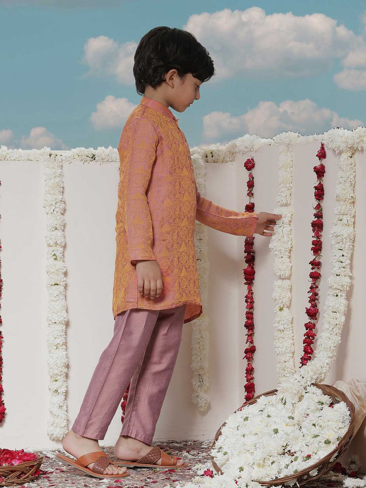 Vastramay Boys' Pink Jacquard Kurta Pyjama Set - qivii