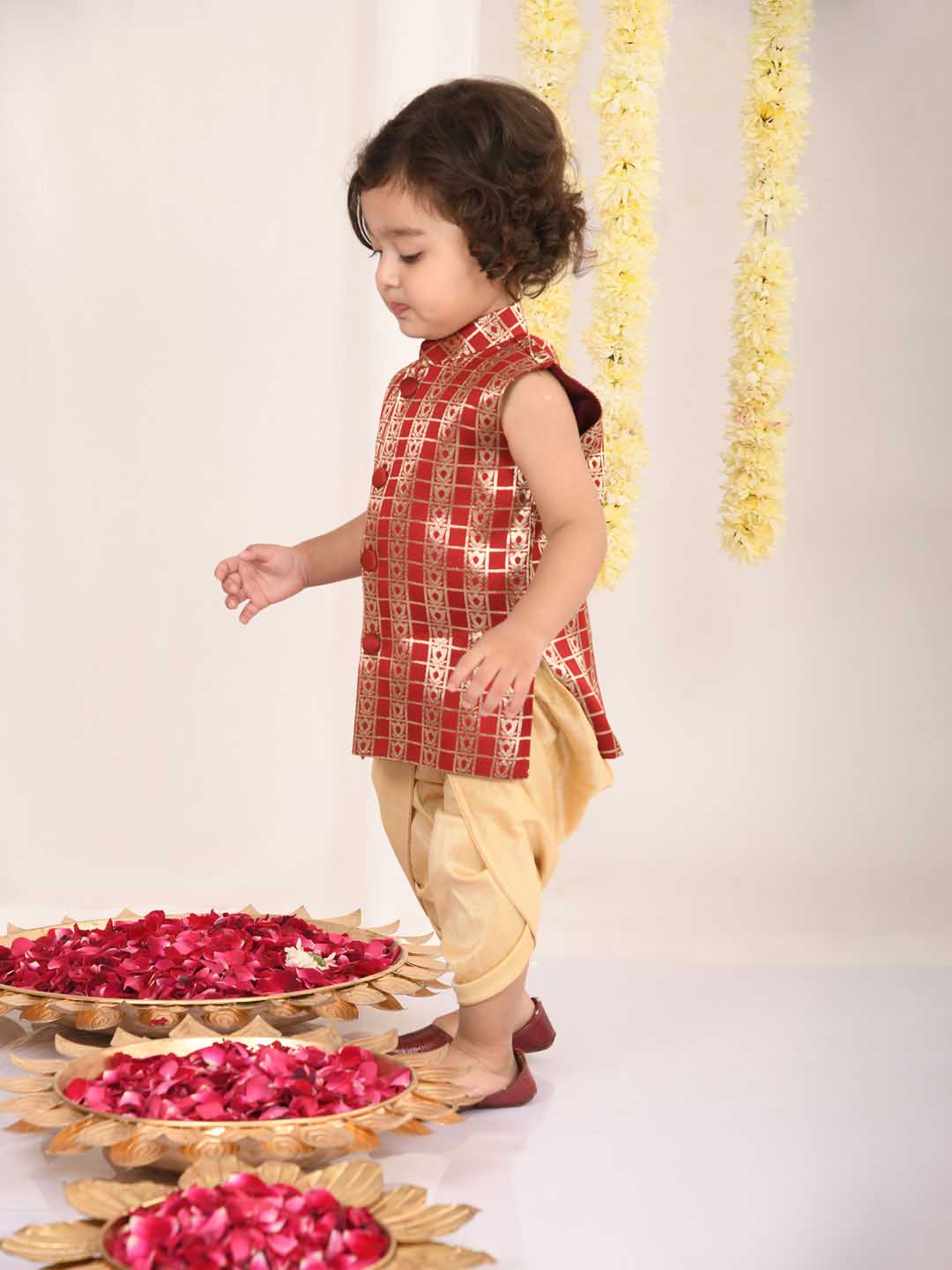 VASTRAMAY Boys' Maroon Brocade Kurta Dhoti Set - qivii