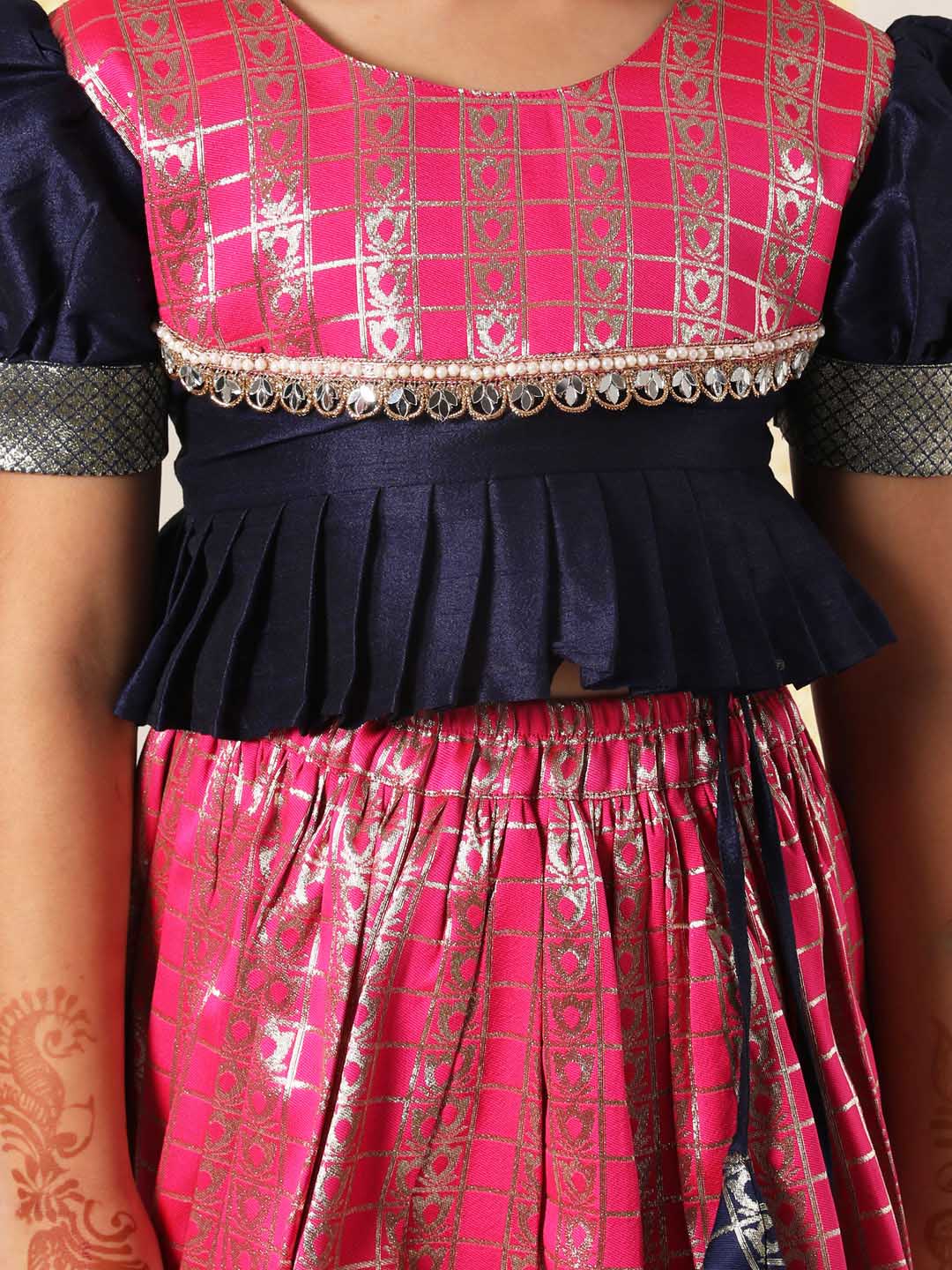 Vastramay Girl's Pink Pavda Pattu Lehenga Choli Set - qivii