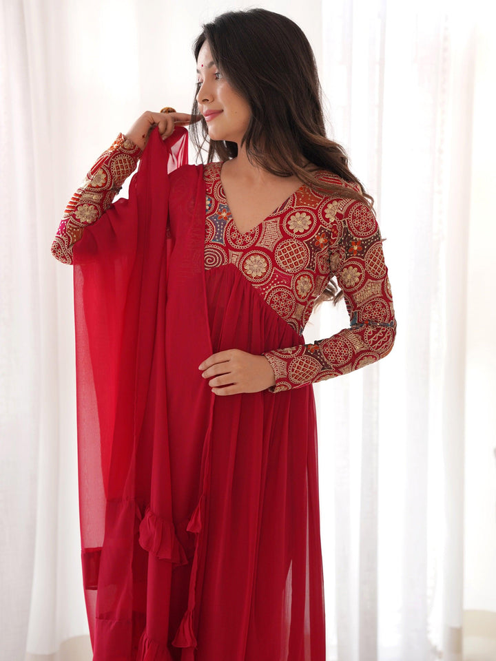 Flattering fit for all body types in the Anarkali suit