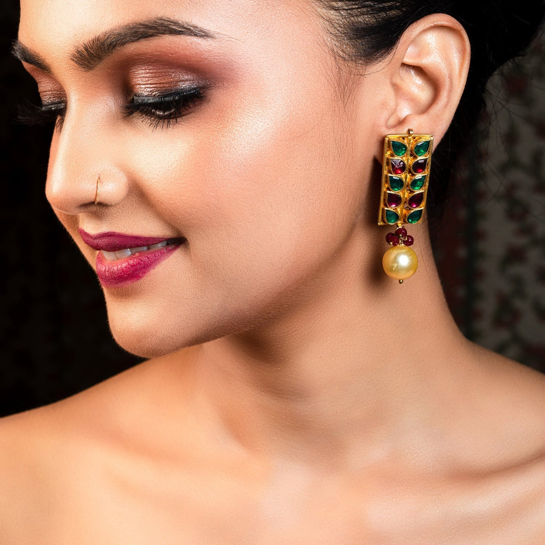 Advika Wine & Green Coloured Paachi Kundan Earrings - qivii