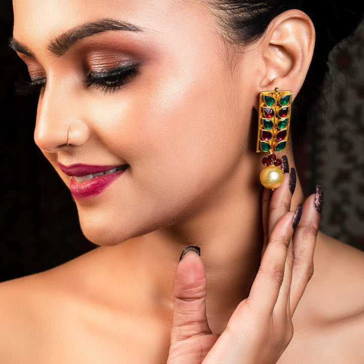 Advika Wine & Green Coloured Paachi Kundan Earrings - qivii