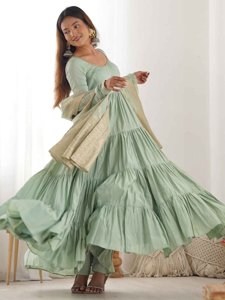 Contemporary flair with ruffles on the gown