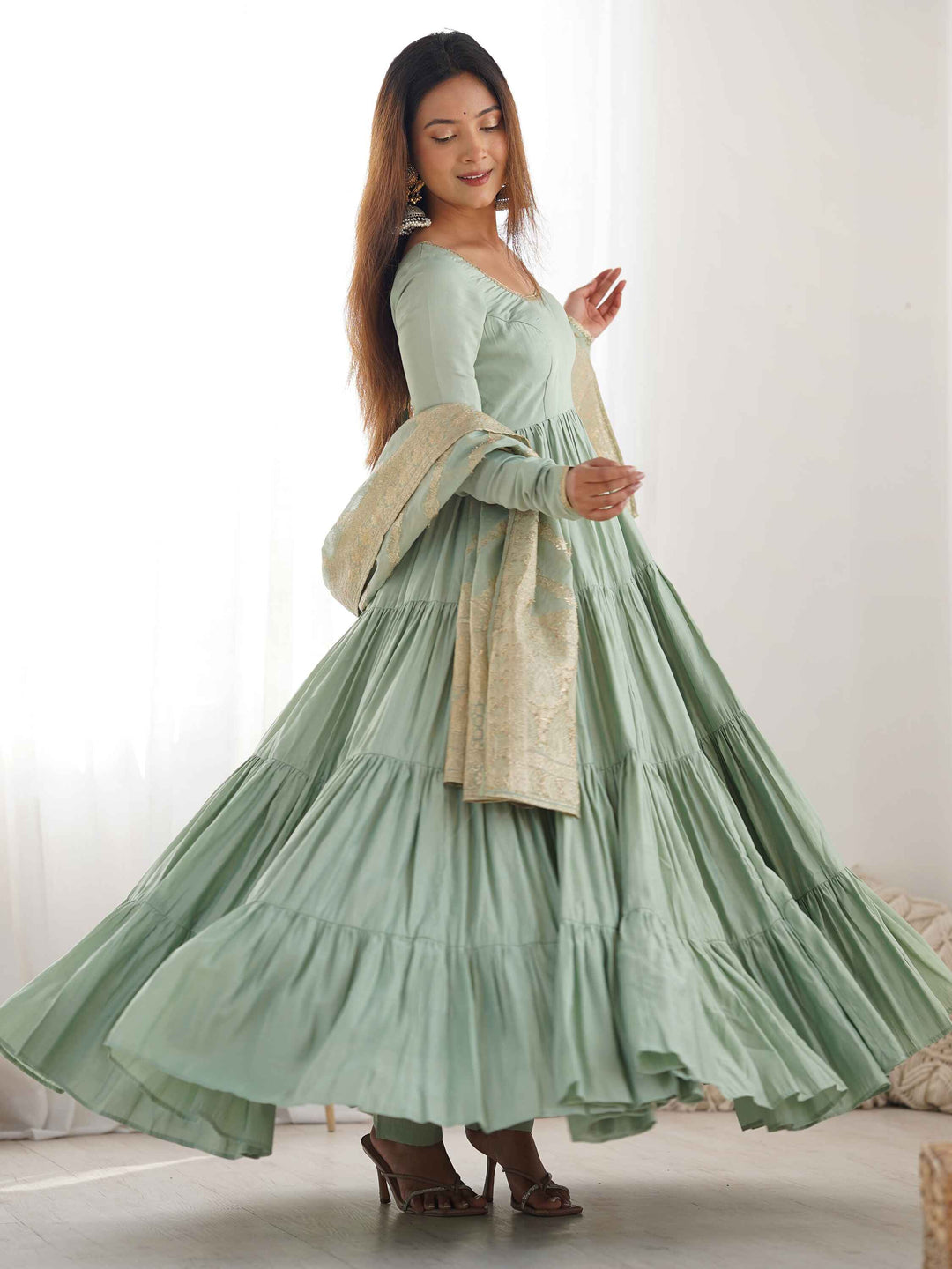 Matching chanderi pants included in the ensemble