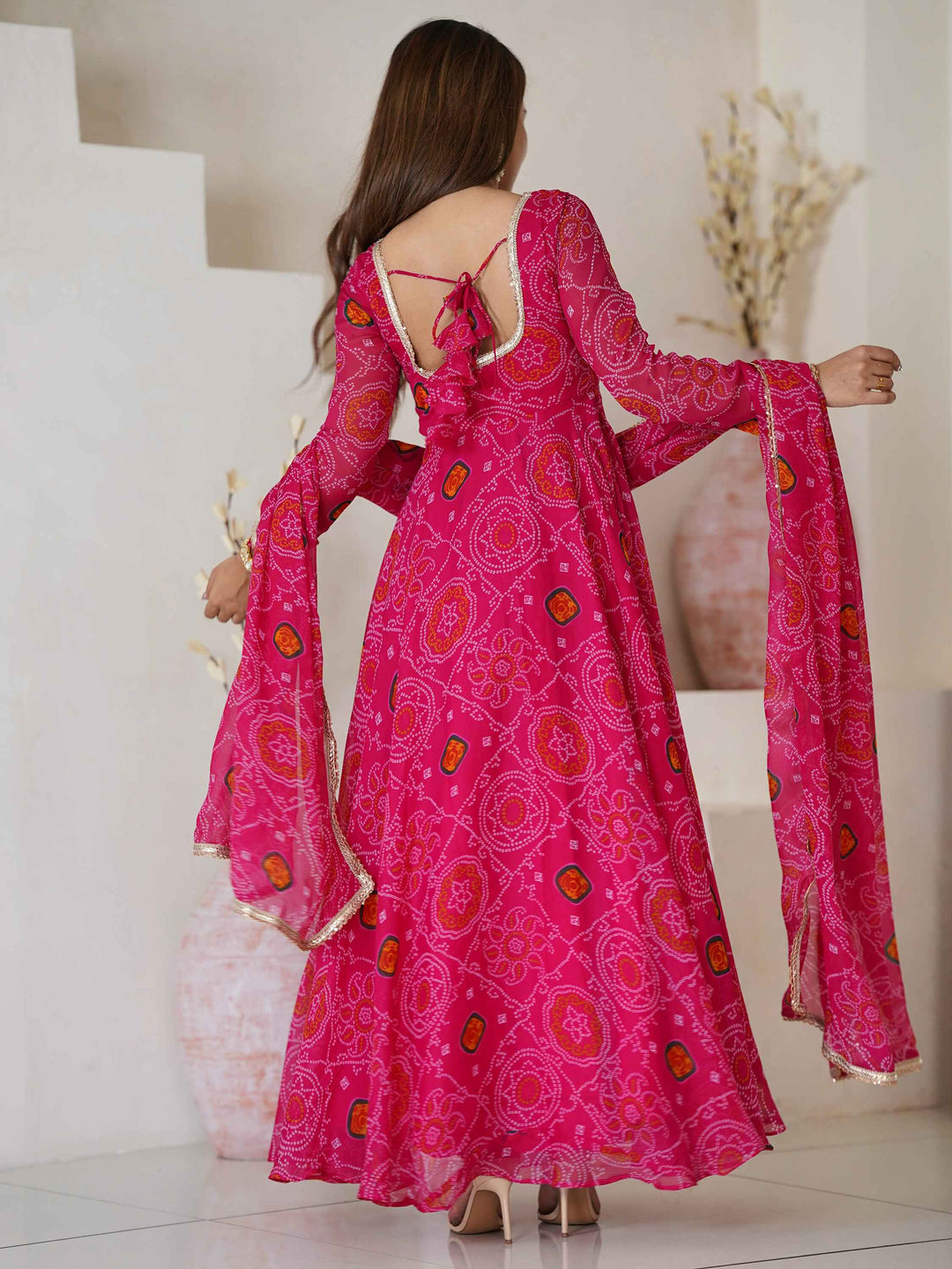 Statement accessories to make an unforgettable impression and radiate elegance