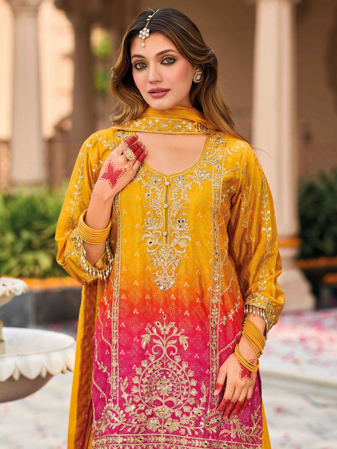 Graceful matching dupatta with heavy chinon work