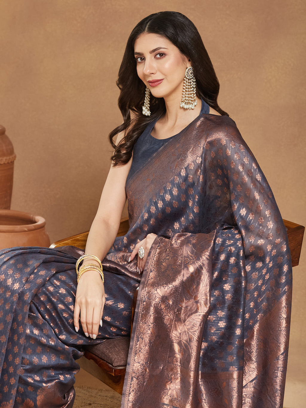 Janasya Women's Dark Grey Silk Blend Floral Woven Design Jacquard Saree with Blouse Piece