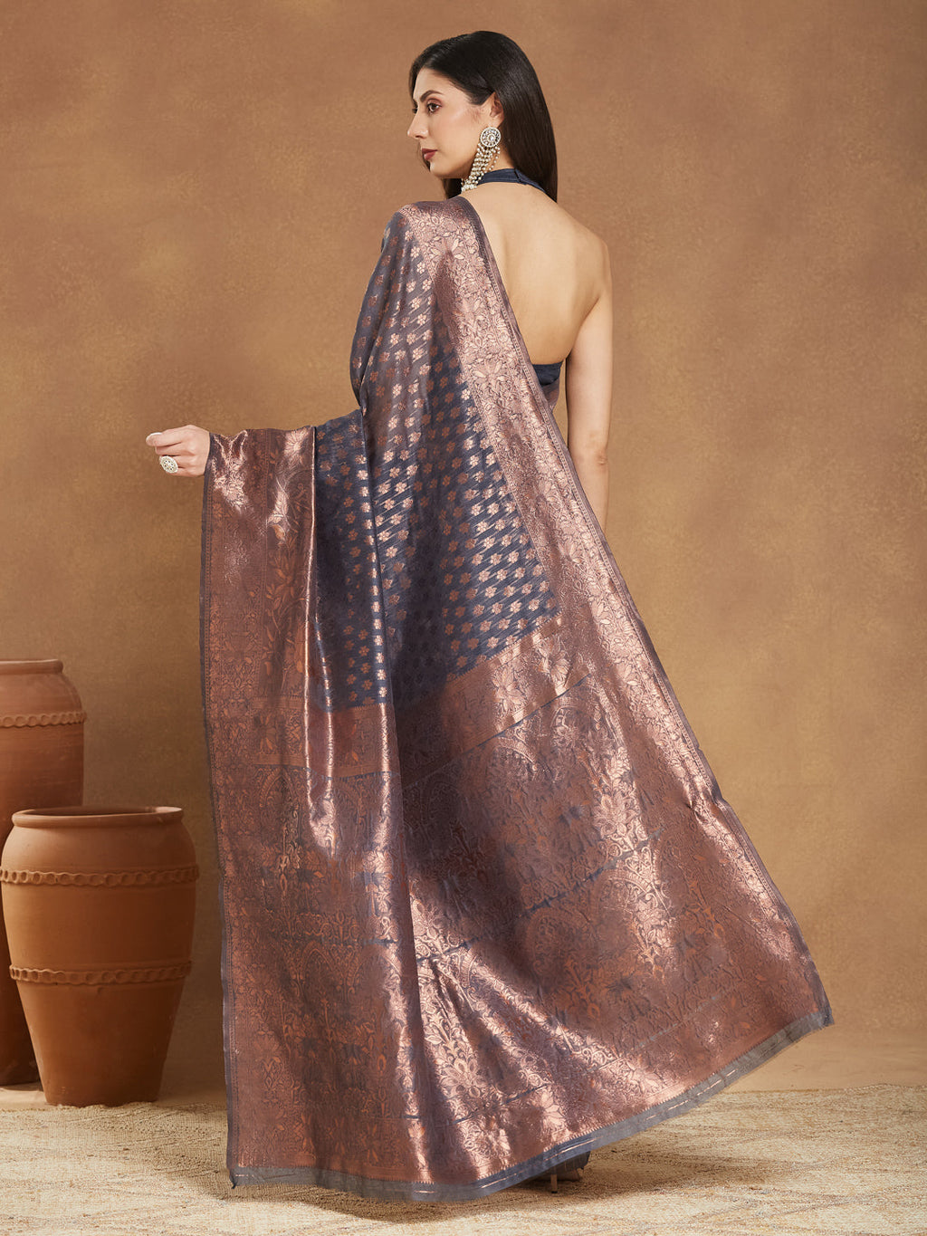 Janasya Women's Dark Grey Silk Blend Floral Woven Design Jacquard Saree with Blouse Piece