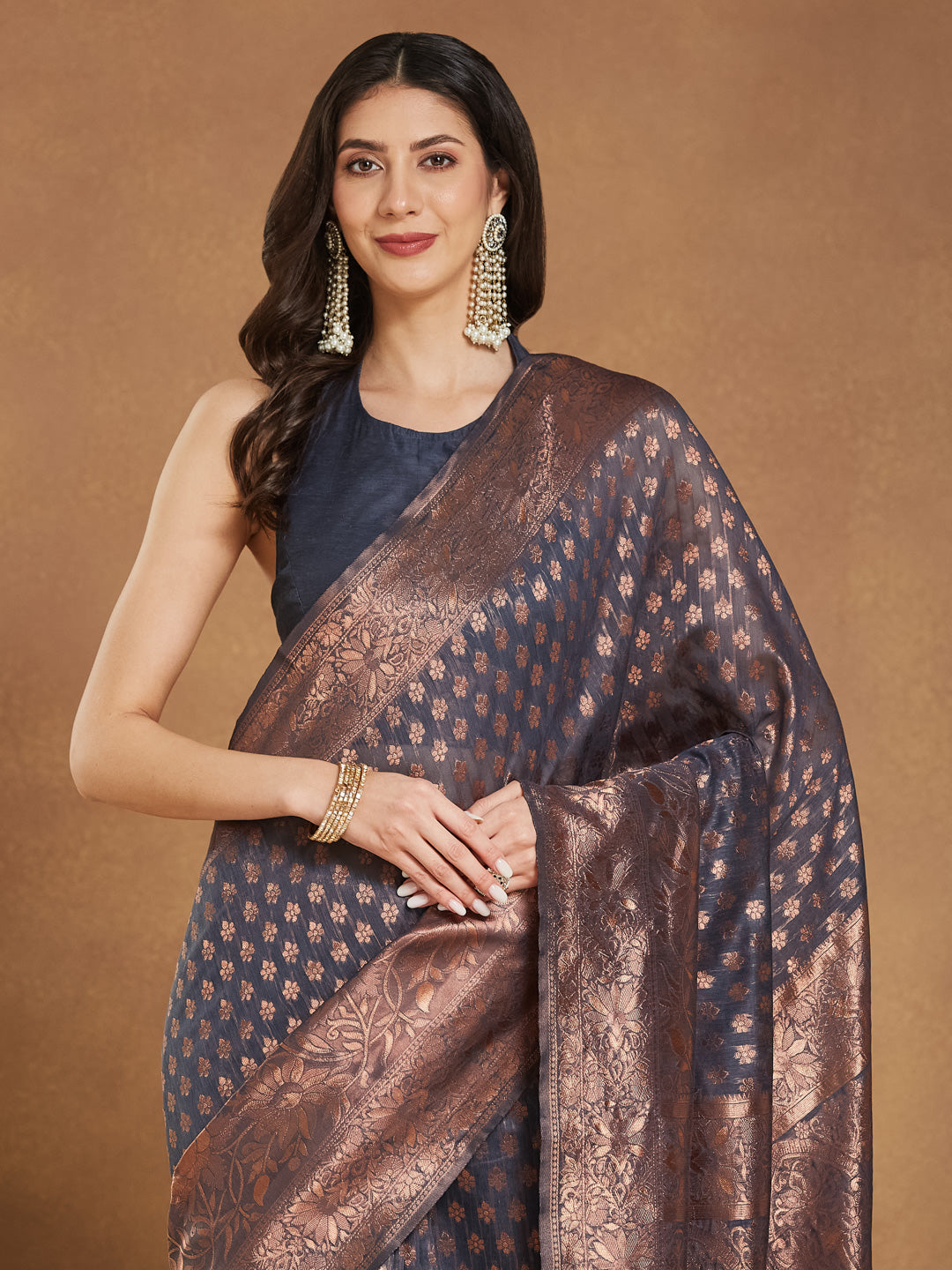 Janasya Women's Dark Grey Silk Blend Floral Woven Design Jacquard Saree with Blouse Piece