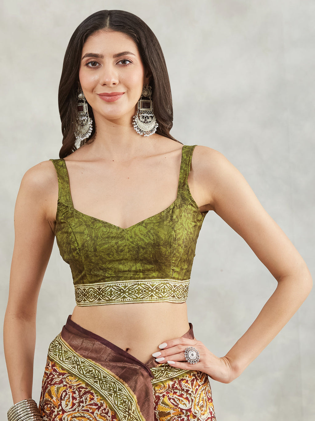 Janasya Women's Burgundy Silk Blend Paisley Printed Printed Saree with Blouse Piece