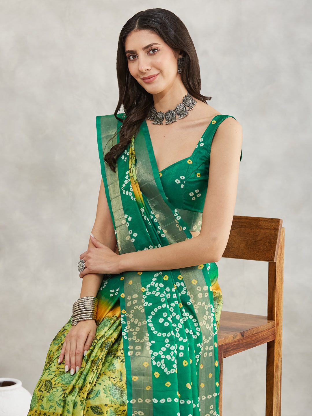 Janasya Women's Mustard & Green Silk Blend Bandhani Printed Printed Saree with Blouse Piece