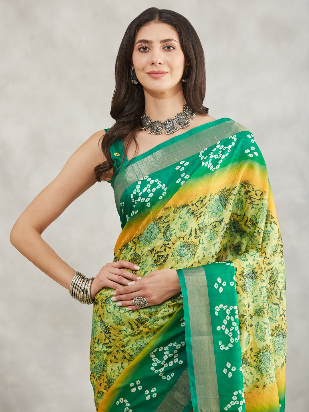 Janasya Women's Mustard & Green Silk Blend Bandhani Printed Printed Saree with Blouse Piece