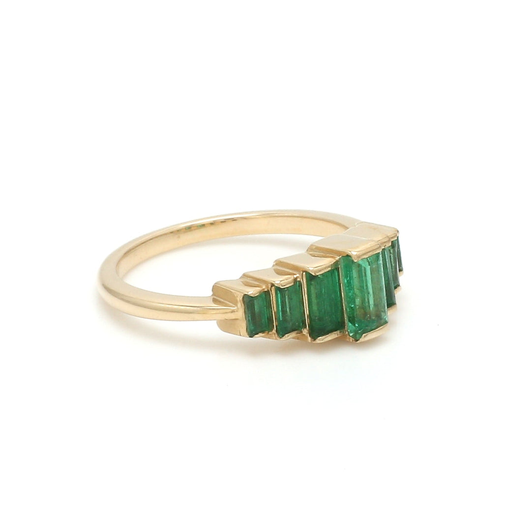 Emerald Graduating Baguette Ring - qivii