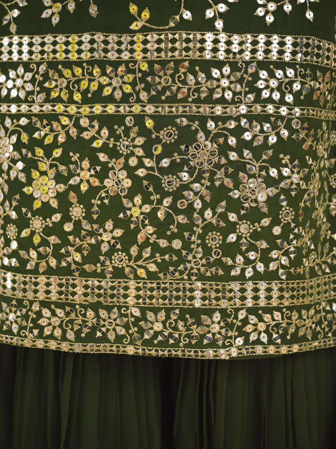  Stand Out with Timeless Grace and Charm 