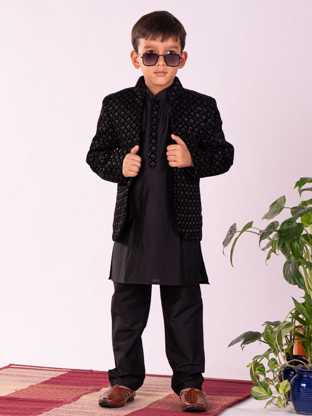 VASTRAMAY Boys' Black Jodhpuri, Kurta and Pyjama Set - qivii