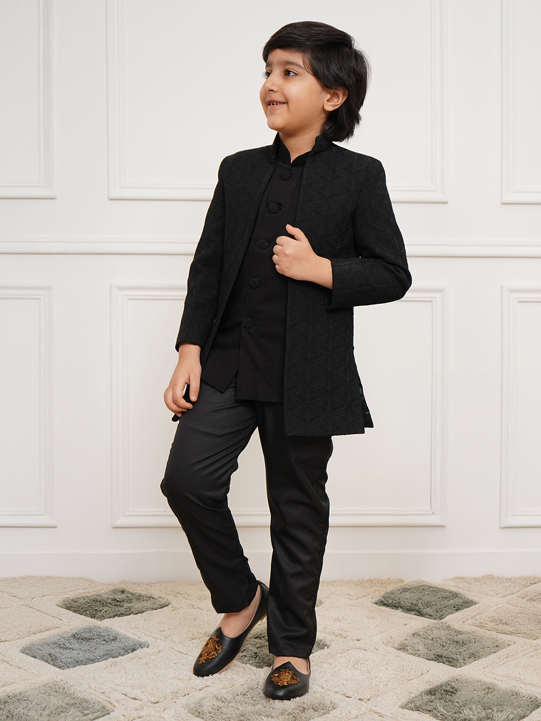 VASTRAMAY Boys' Black Open Indowestern set - qivii