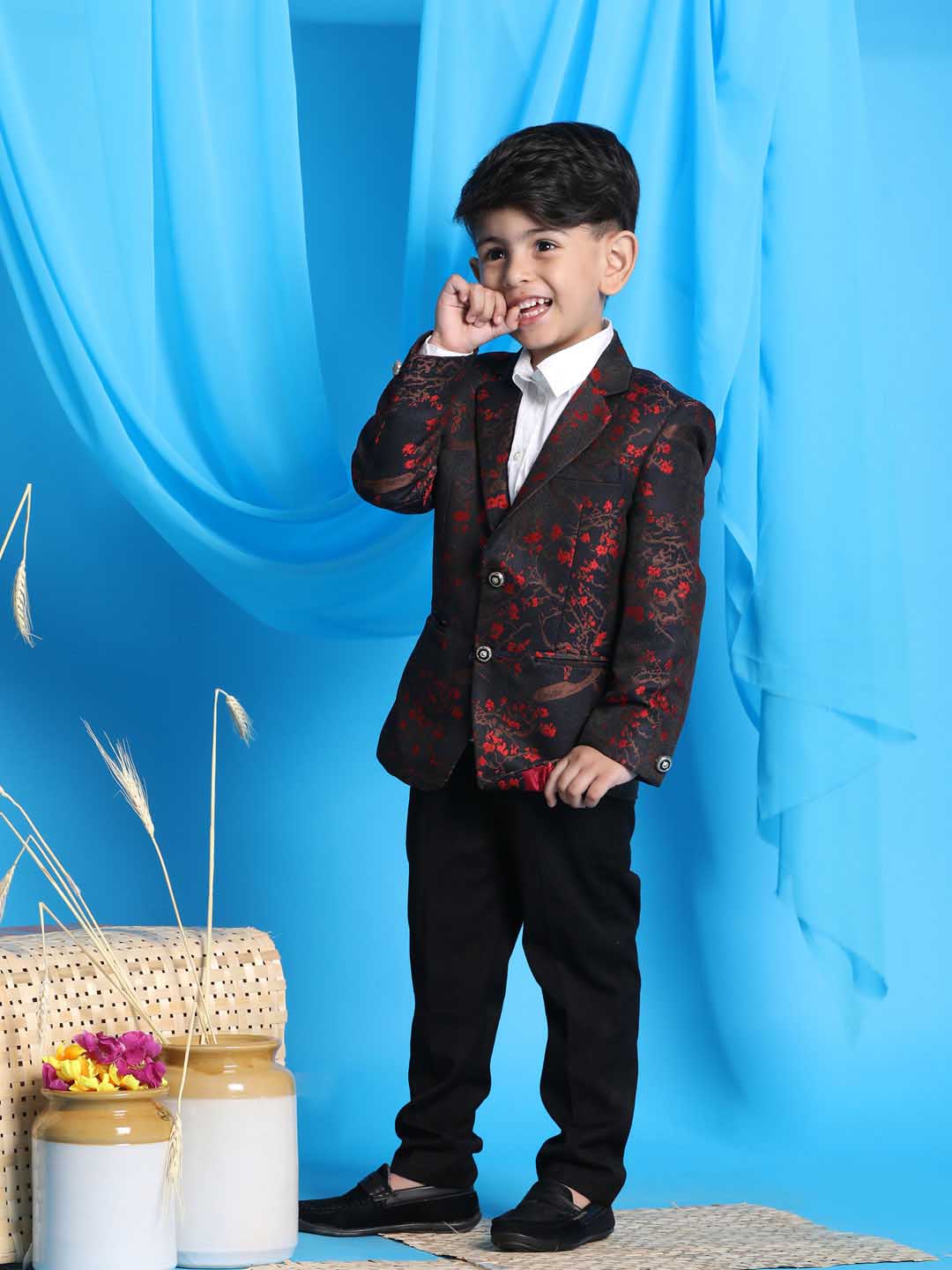 VASTRAMAY Boy's Black And Red Woven Design Blazer - qivii