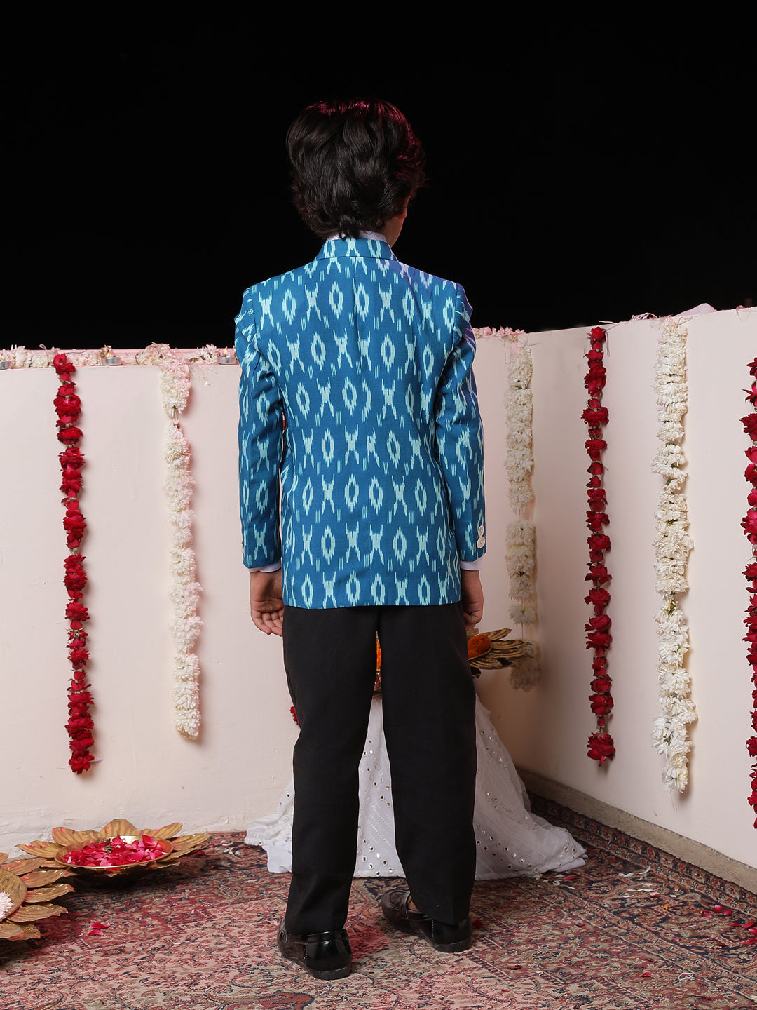 VASTRAMAY Boy's Aqua Ikkat Print Blazer - qivii