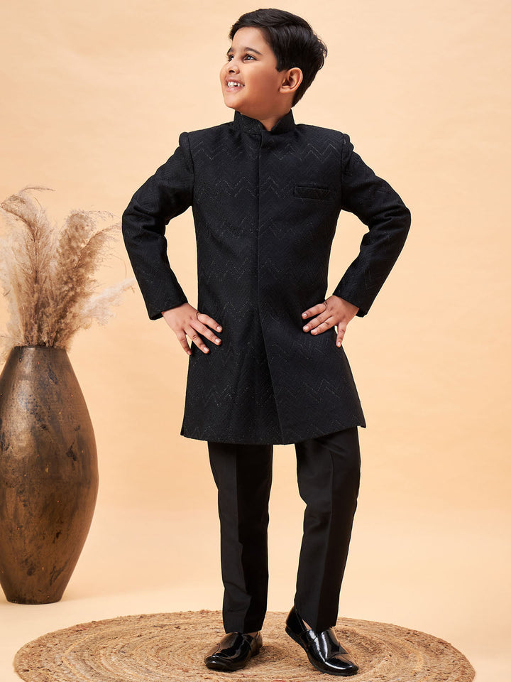 VASTRAMAY Boy's Black Glitter Indo Western Sherwani Set - qivii