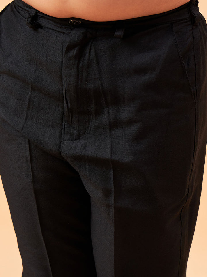 VASTRAMAY Boy's Black Glitter Indo Western Sherwani Set - qivii