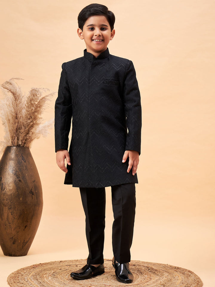 VASTRAMAY Boy's Black Glitter Indo Western Sherwani Set - qivii