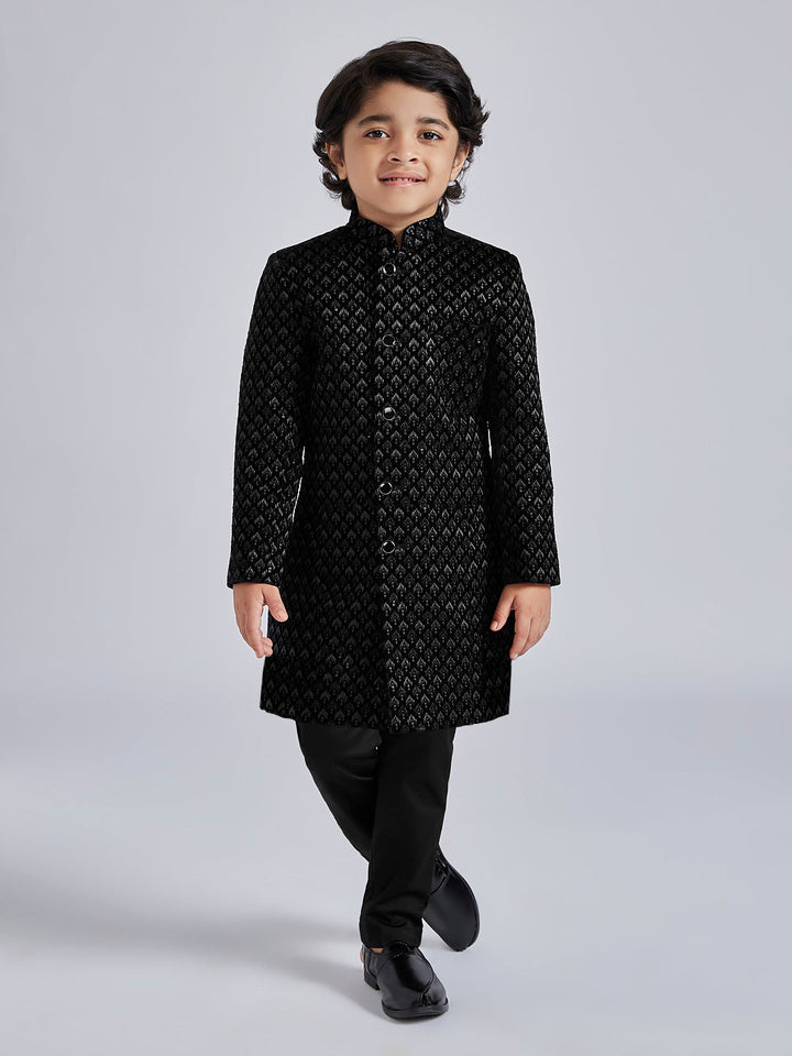 VASTRAMAY Boys' Black Sherwani Set - qivii