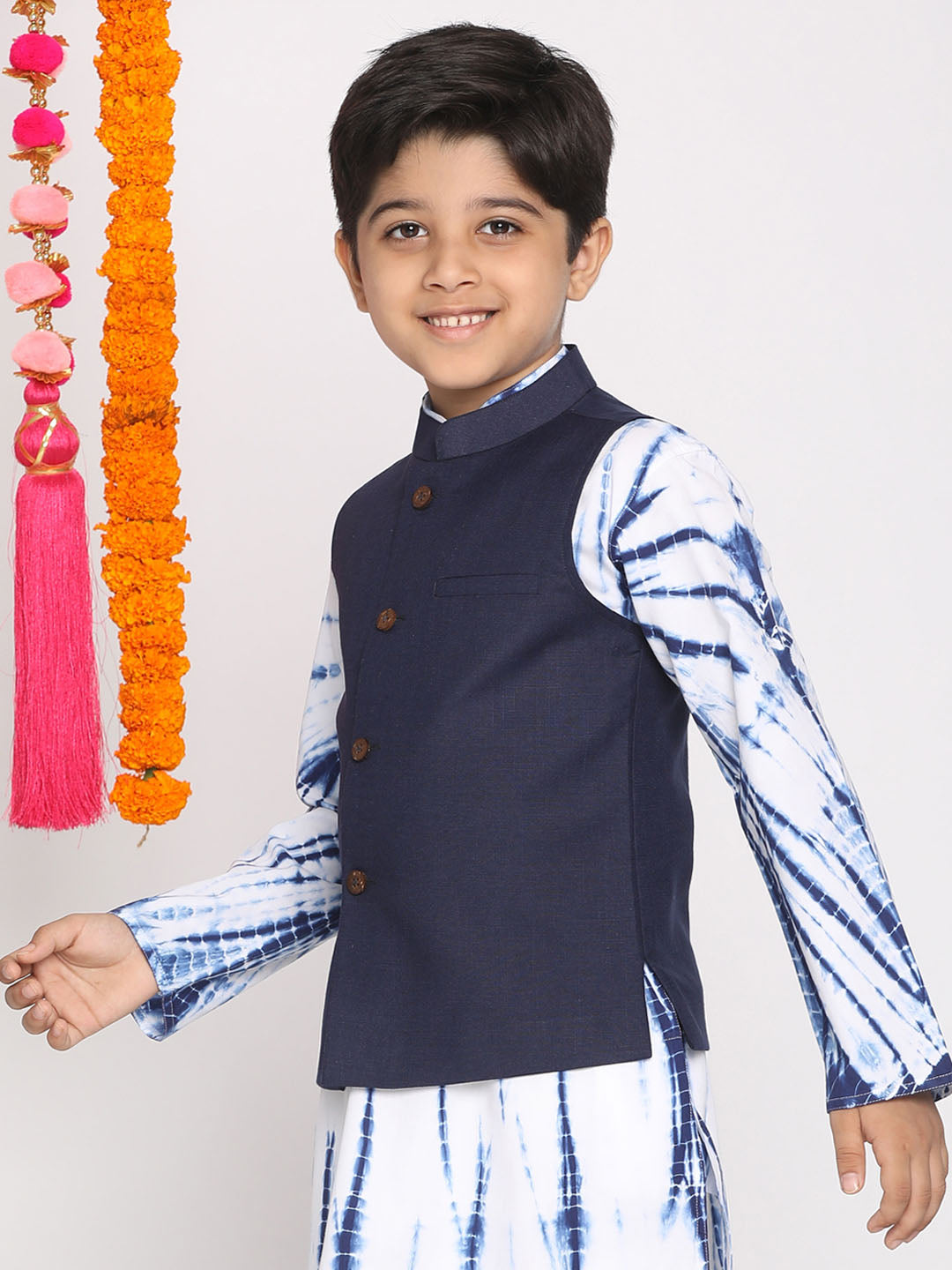 VASTRAMAY Boy's Navy Blue Cotton Blend Nehru Jacket - qivii