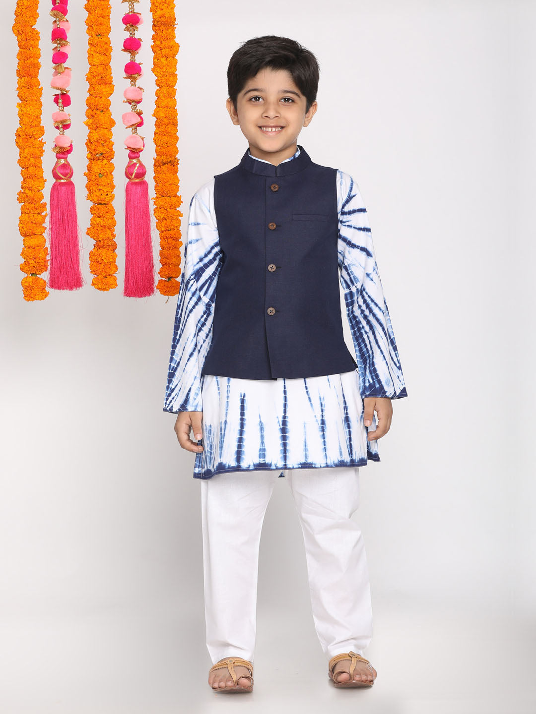 VASTRAMAY Boy's Navy Blue Cotton Blend Nehru Jacket - qivii