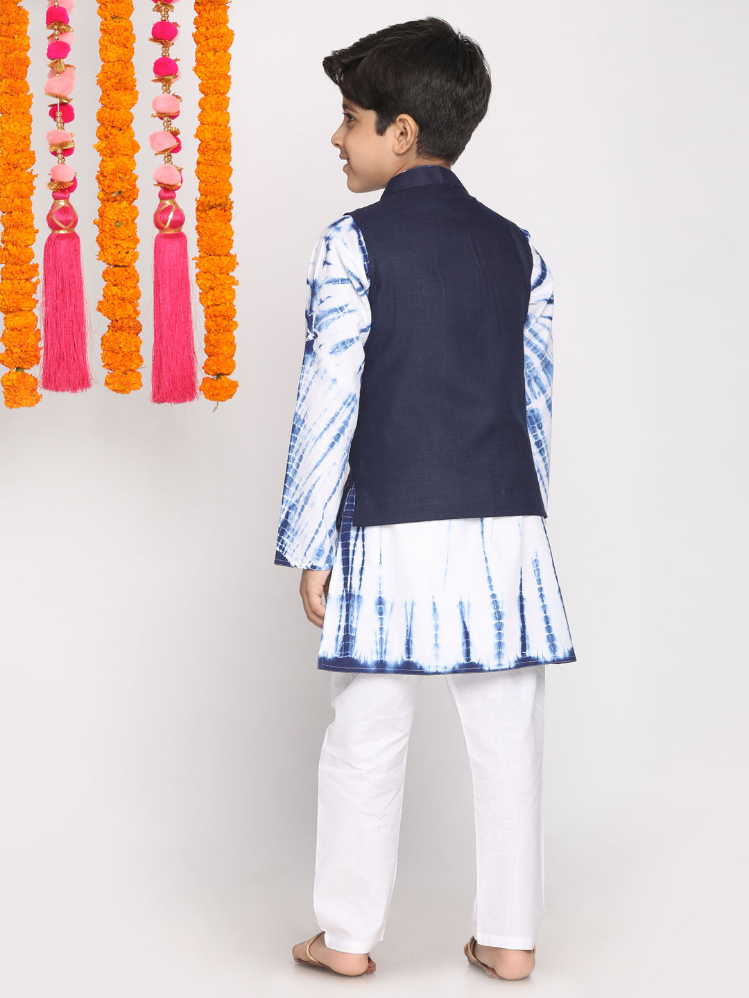Vastramay Boys Navy Blue Dyed Regular Pure Cotton Kurta with Pyjamas & Nehru Jacket - qivii