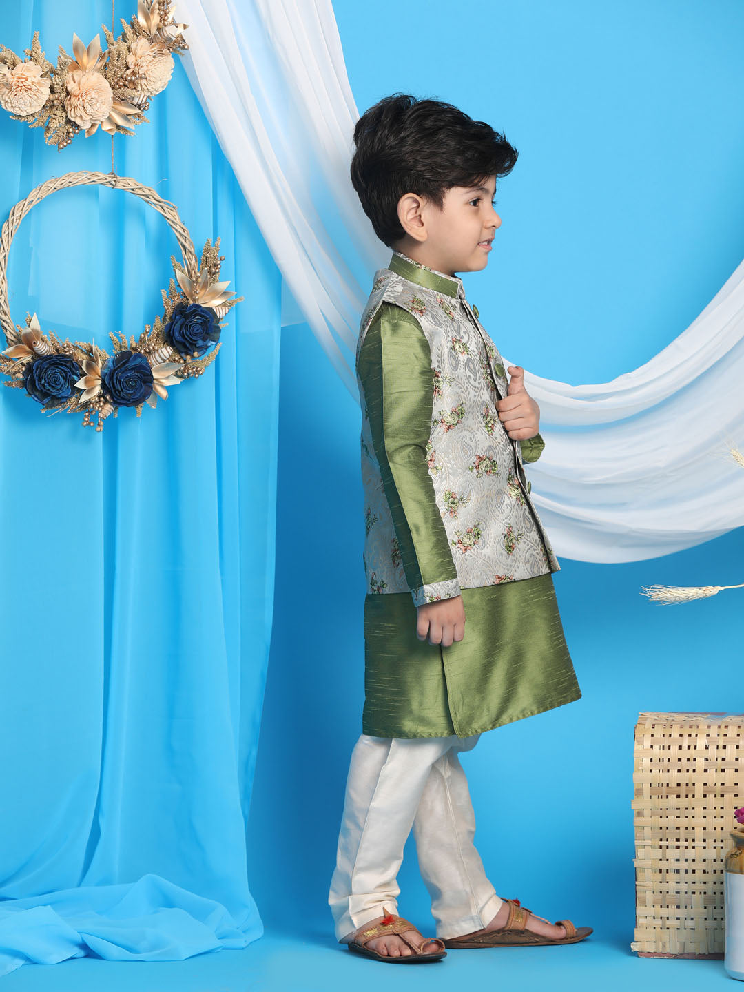 VASTRAMAY Boy's Green Floral Jacquard Jacket With Silk Kurta and Pyjama Set - qivii